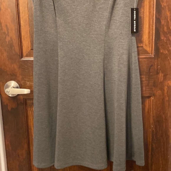 Donna Morgan Sleeveless Minimalist Basic Dress NWT - Picture 3 of 5